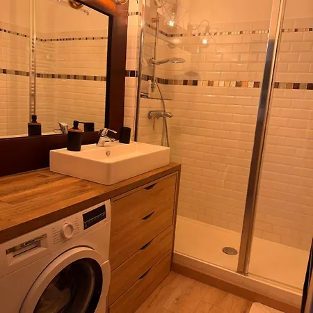 Le Longo Mai ,2 Chambres, Parking Gratuit Apartament La Garde (Var)
